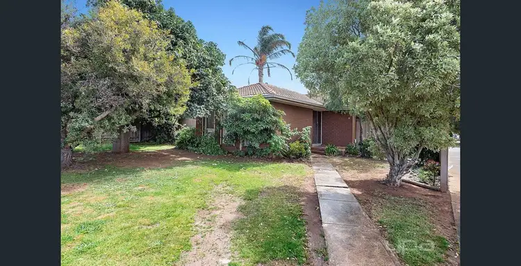 2 Wilson Road, Melton South VIC 3338