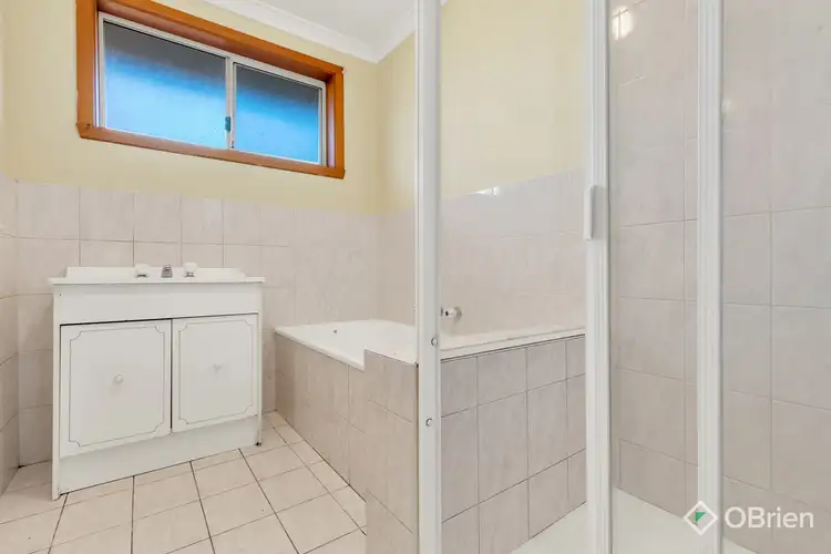Fifth view of Homely house listing, 2 Pamela Court, Werribee VIC 3030