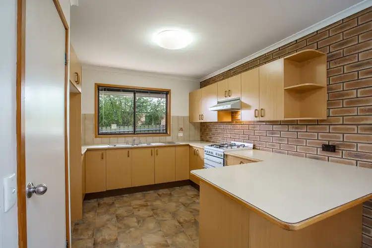 Second view of Homely townhouse listing, 2/8 John Court, North Albury NSW 2640