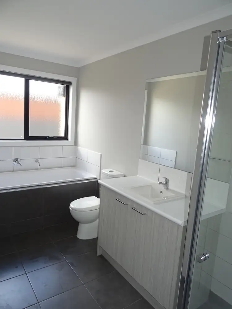Fourth view of Homely townhouse listing, 1/163a Cuthberts Road, Alfredton VIC 3350