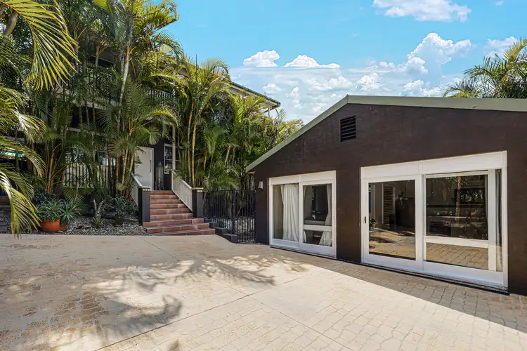 121 Barrenjoey Road, Mona Vale NSW 2103