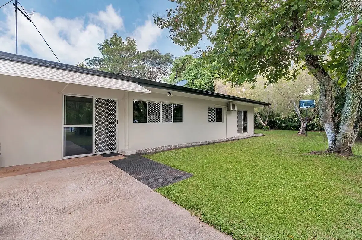 Main view of Homely unit listing, 2/363 Severin Street, Parramatta Park QLD 4870