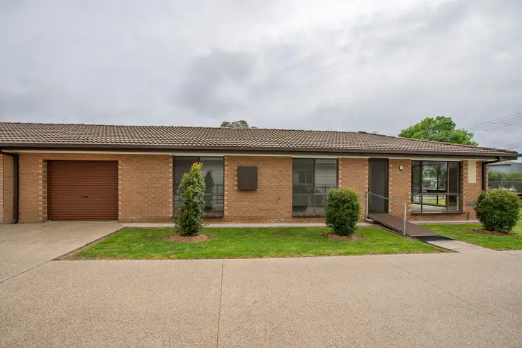 1/345 Wahroonga Road, Lavington NSW 2641