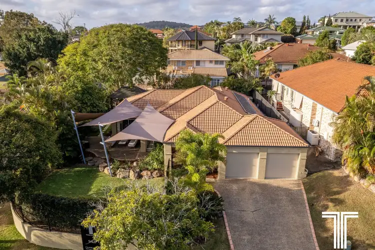 18 Golden Oak Crescent, Carindale QLD 4152