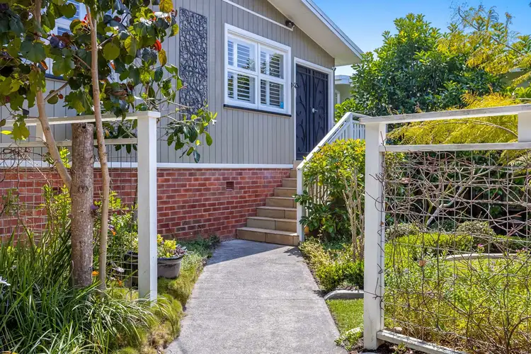 10 Wynflo Street, Labrador QLD 4215