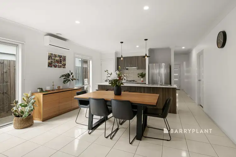 Fifth view of Homely house listing, 5 Allusive Walk, Narre Warren VIC 3805
