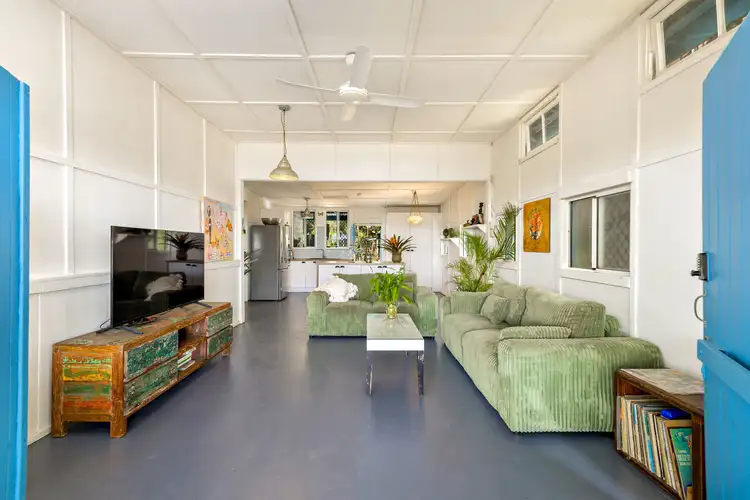 155 O'Shea Esplanade, Machans Beach QLD 4878