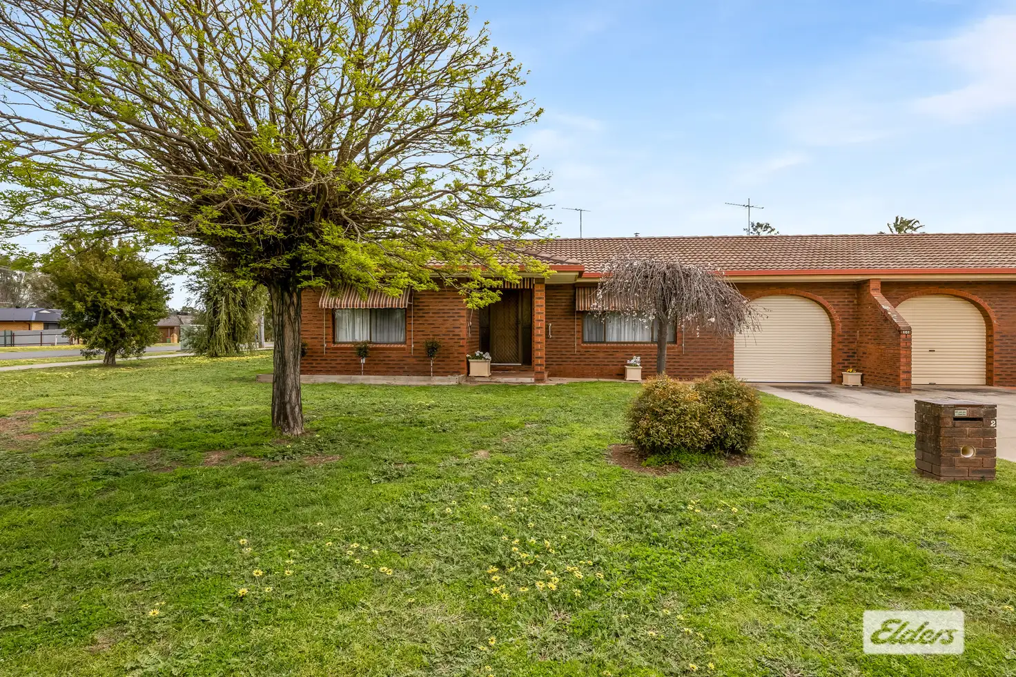 Main view of Homely unit listing, 2/101 Hammer Street, Howlong NSW 2643