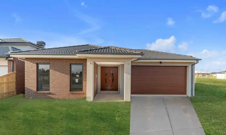 2/102 Renaissance Drive, Strathtulloh VIC 3338