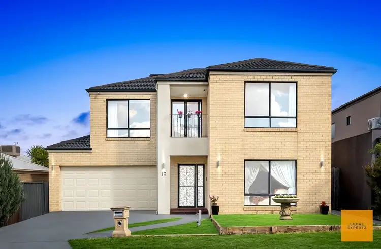 10 French Crescent, Caroline Springs VIC 3023