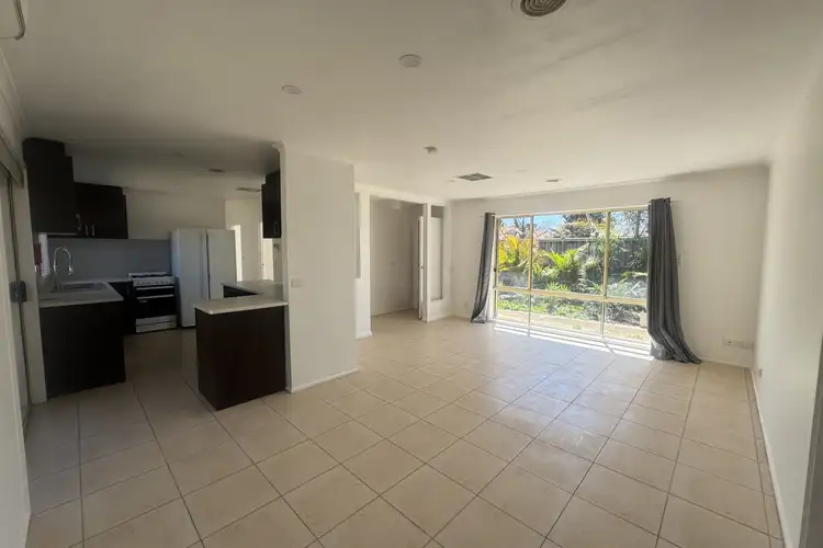 2/21 Gamalite Drive, Harkness VIC 3337