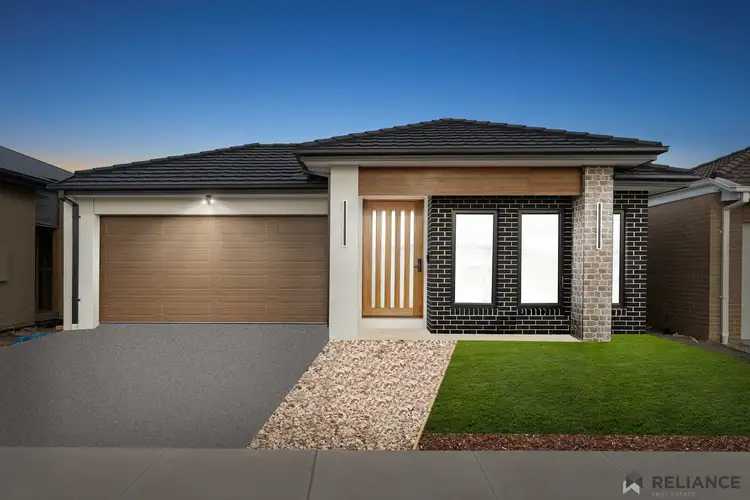 11 Ruff Way, Melton South VIC 3338
