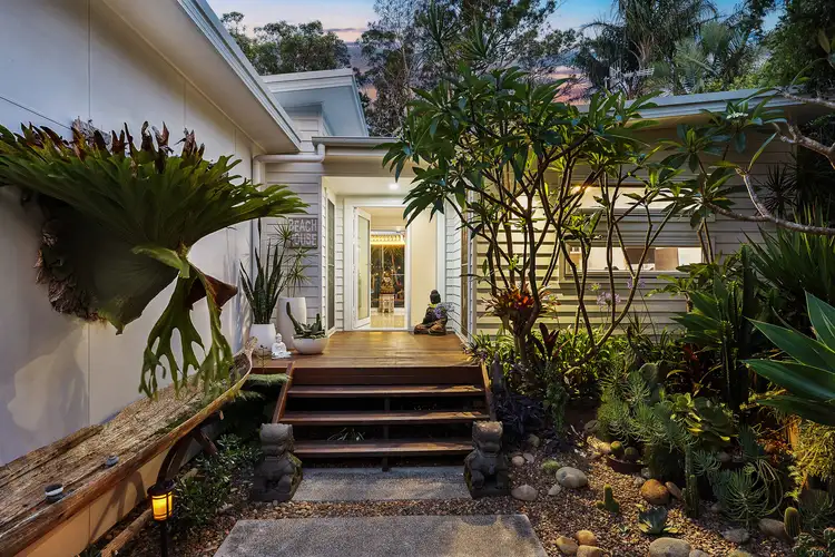 2/157 The Round Drive, Avoca Beach NSW 2251