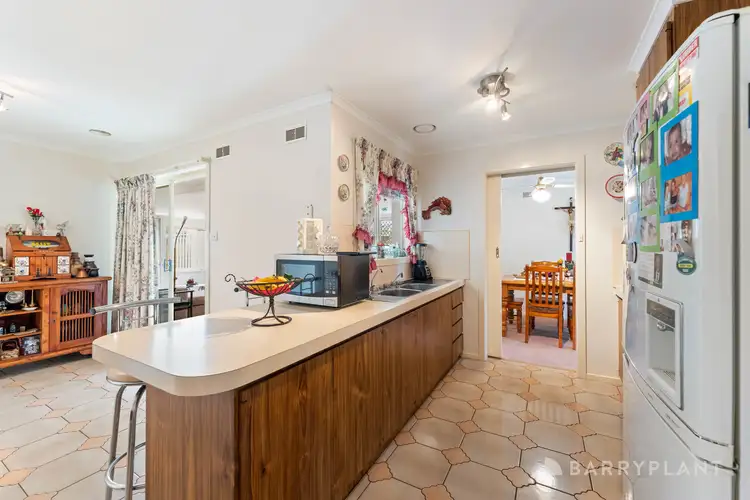 Fifth view of Homely house listing, 10 Newark Court, Albanvale VIC 3021
