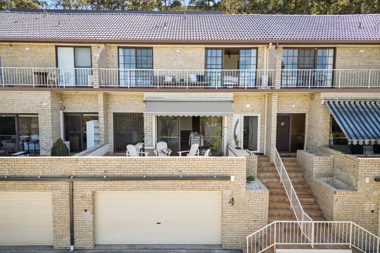 4/1 Joseph Lloyd Close, Gosford NSW 2250