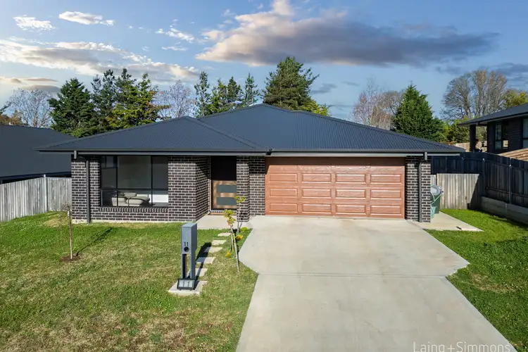 11 Melba Place, Armidale NSW 2350
