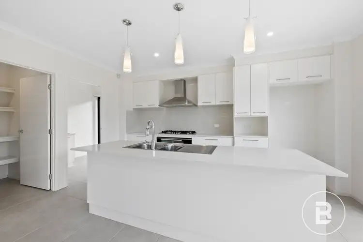 Second view of Homely house listing, 5 Zircon Street, Alfredton VIC 3350