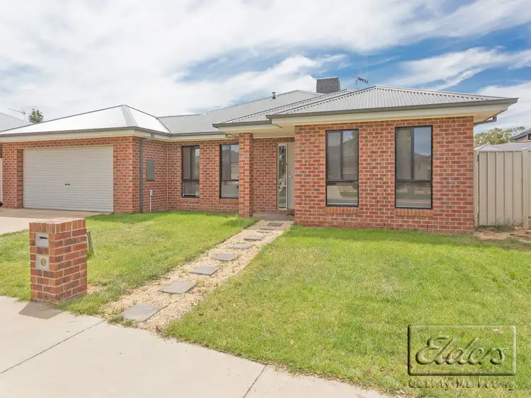 6 Arinya Close, Ascot VIC 3551
