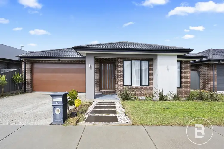 13 Moore Way, Lucas VIC 3350