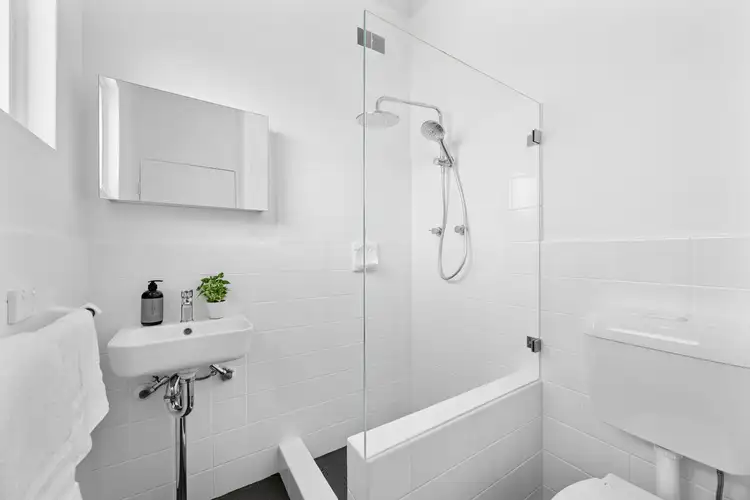 Sixth view of Homely apartment listing, 12/38 Ocean View Road, Freshwater NSW 2096