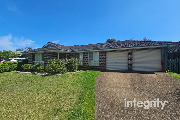 42 Ferntree Drive, Bomaderry NSW 2541
