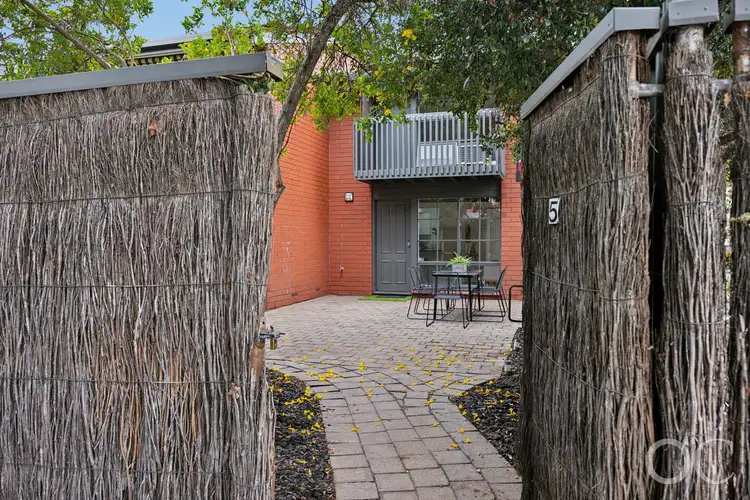 15/190 Morphett Road