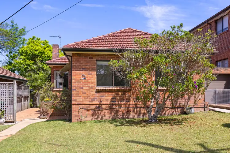 7 Lister Avenue, Seaforth NSW 2092