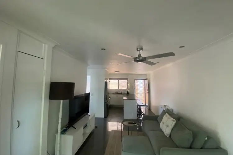 Second view of Homely unit listing, 4/20 Sigatoka Place, Clear Island Waters QLD 4226