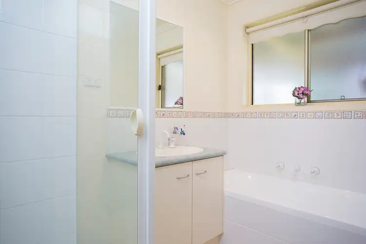 Fifth view of Homely house listing, 2 Parklane Court, Kangaroo Flat VIC 3555