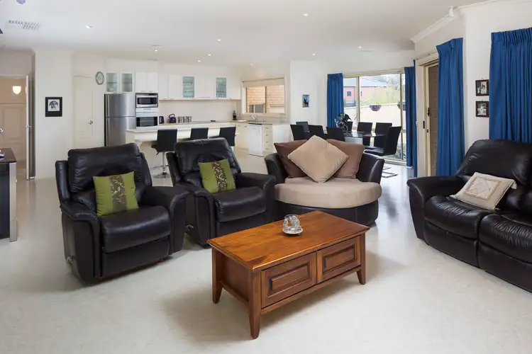 Sixth view of Homely house listing, 6 Devon Close, Strathdale VIC 3550
