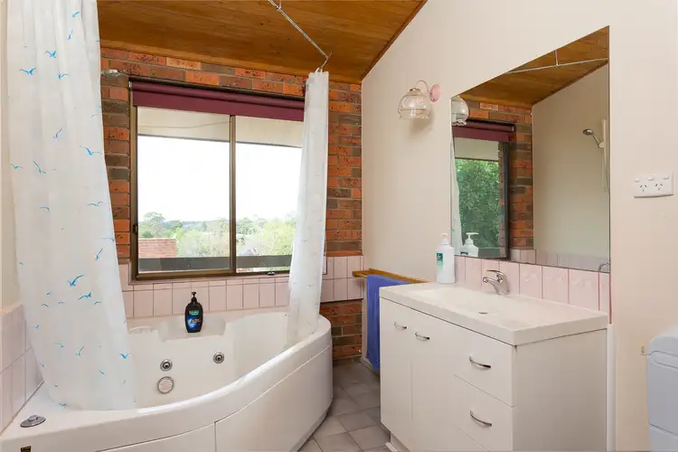 Fifth view of Homely house listing, 10 Balmoral Drive, Golden Square VIC 3555