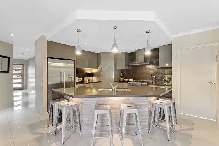 Sixth view of Homely house listing, 5 Cadell Court, Ascot VIC 3551