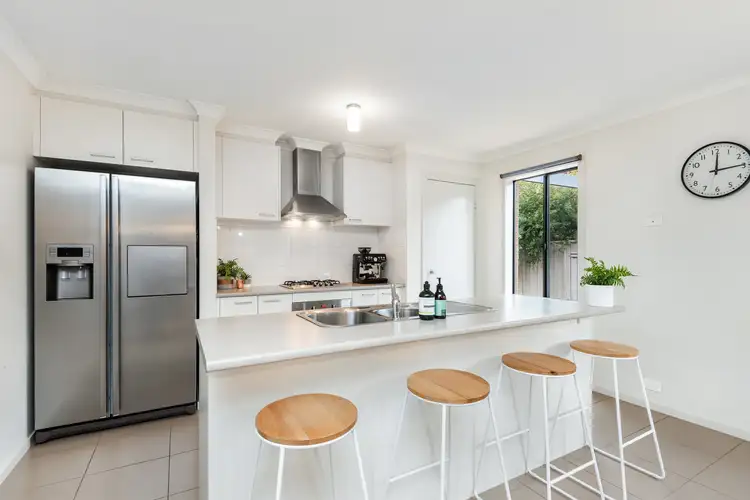 Fourth view of Homely house listing, 10 Cobb Court, Kangaroo Flat VIC 3555