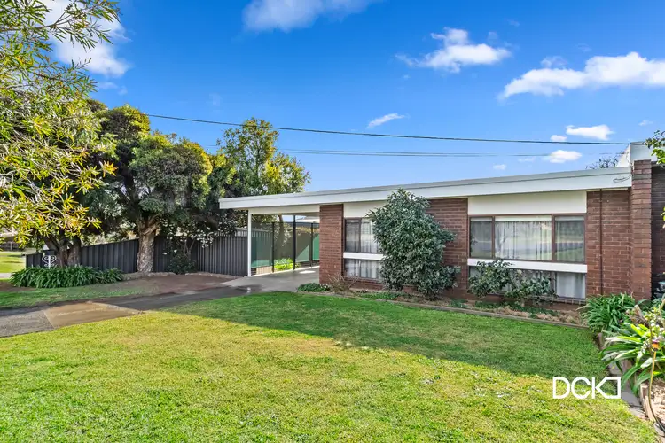 2/37 Race Street, Flora Hill VIC 3550
