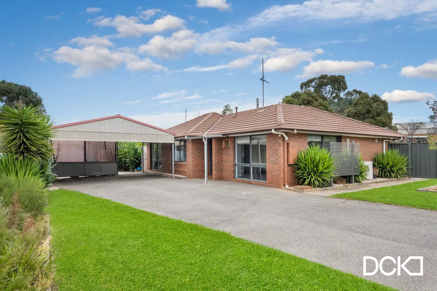 Main view of Homely house listing, 327 Mackenzie Street, Kangaroo Flat VIC 3555