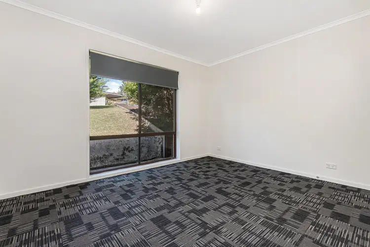 Fifth view of Homely house listing, 8 Graham Close, Flora Hill VIC 3550