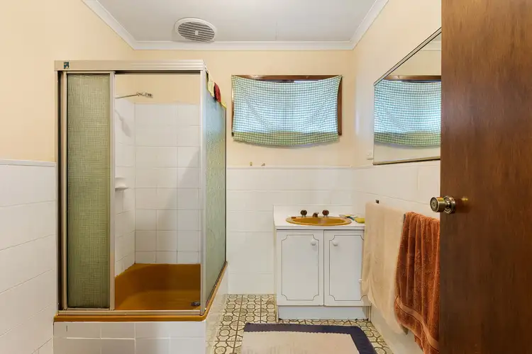 Fifth view of Homely unit listing, 1/33 Hayes Street, Ironbark VIC 3550