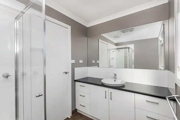Fifth view of Homely unit listing, 4/19 Thistle Street, Golden Square VIC 3555