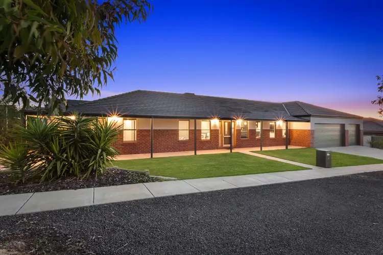 36 Highland Way, Maiden Gully VIC 3551