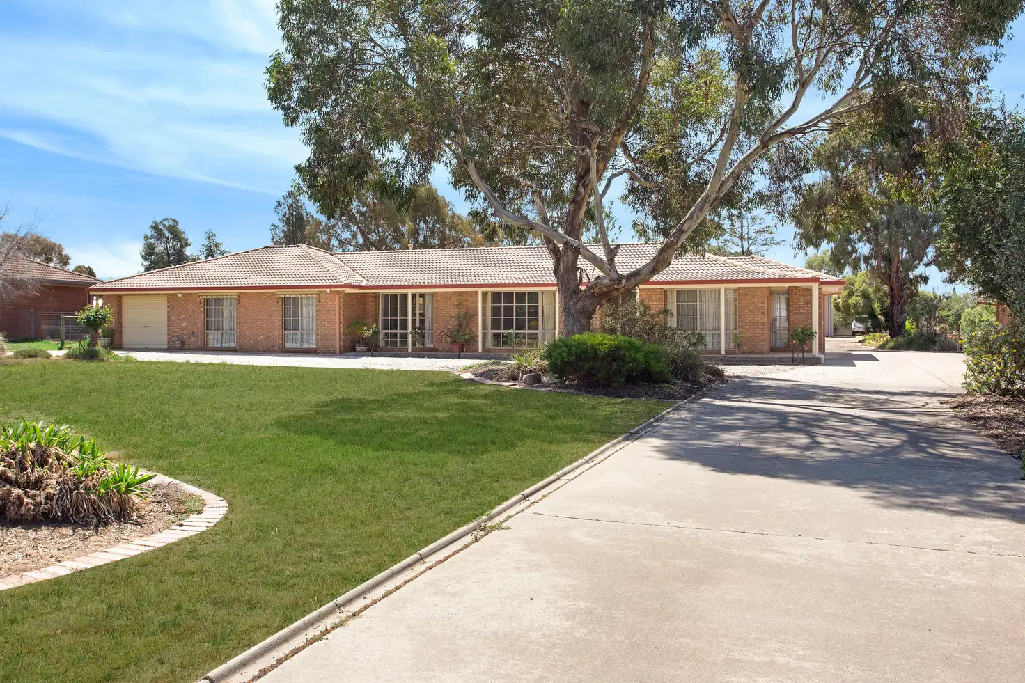 Main view of Homely house listing, 10 Melbury Court, Epsom VIC 3551