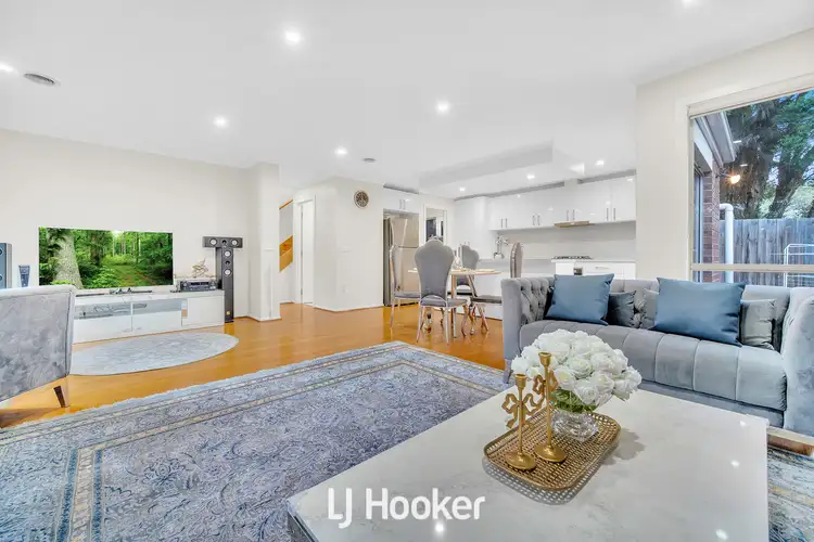 Fifth view of Homely house listing, 8 Diba Rise, Narre Warren VIC 3805