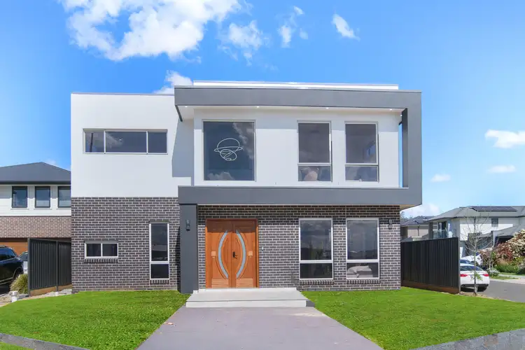 8 Hungerford Street, Catherine Field NSW 2557