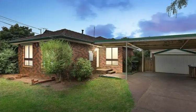 4 Moss Street, Melton South VIC 3338