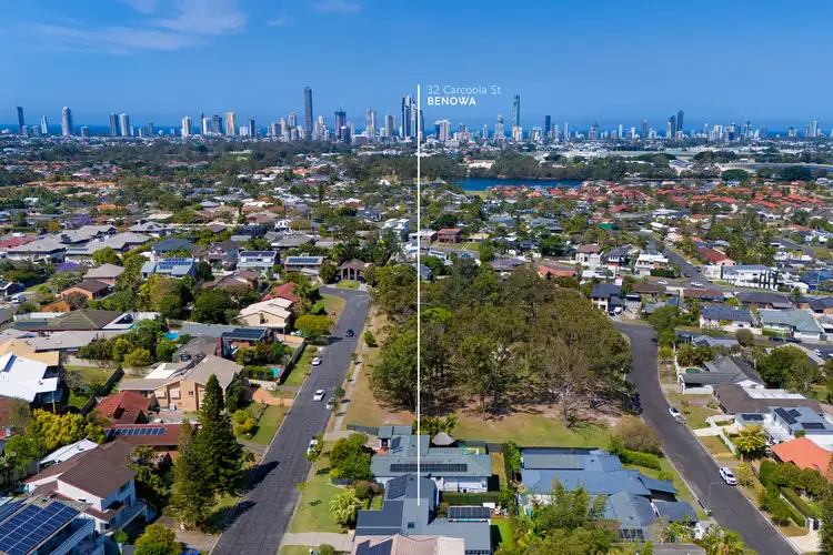 32 Carcoola Street, Benowa QLD 4217