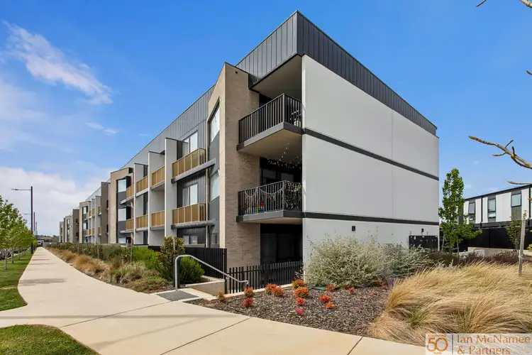 2/125 Wellsvale Drive, Googong NSW 2620