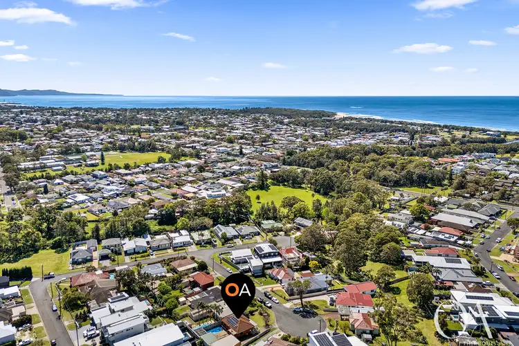 8 Raymond Parade, Towradgi NSW 2518
