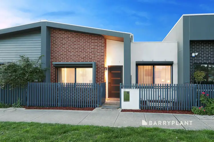 14 Violets Walk, Rowville VIC 3178