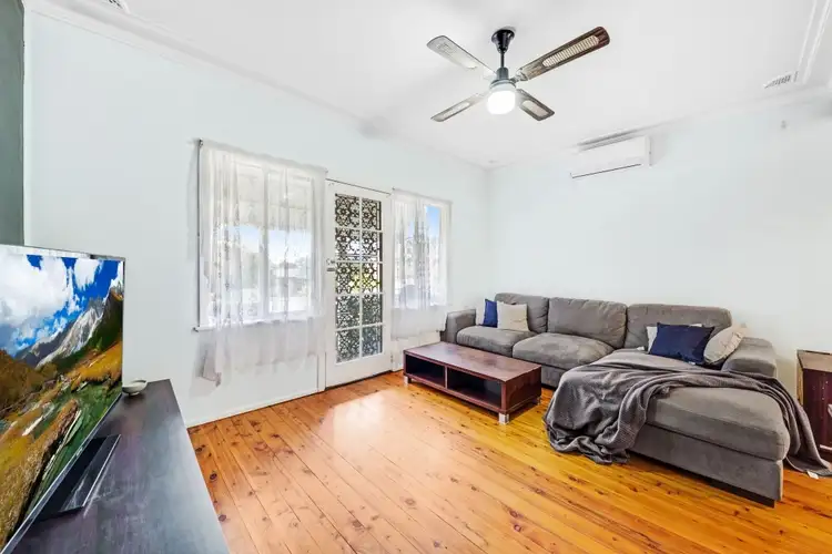 221 Brisbane Water Drive, Point Clare NSW 2250