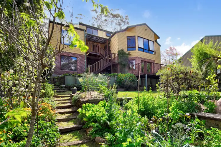 13 Yanko Avenue, Wentworth Falls NSW 2782