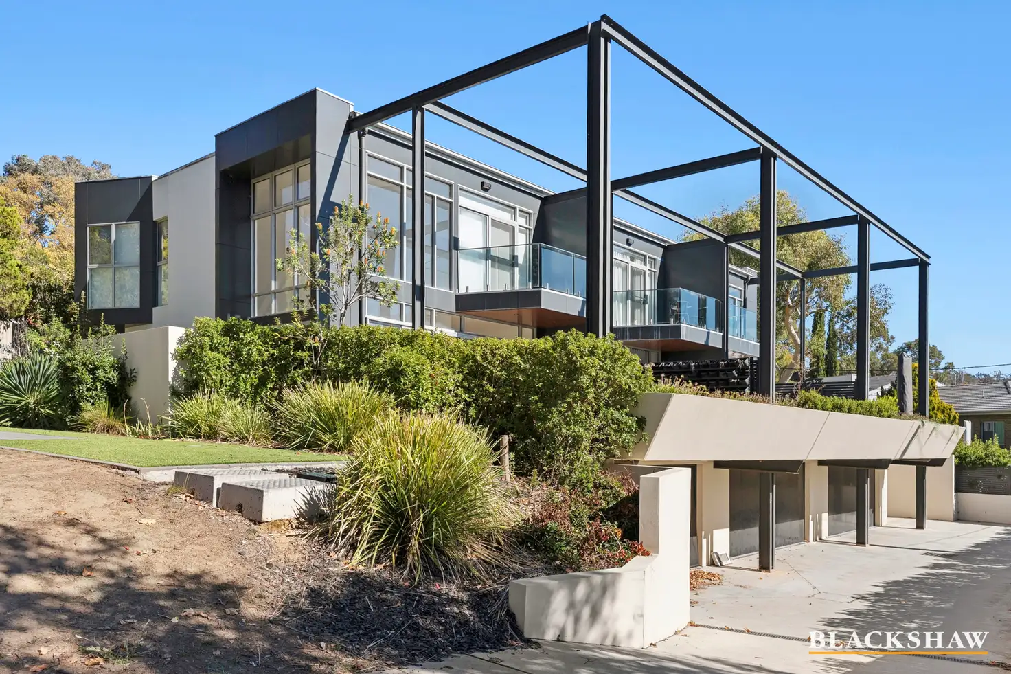 Main view of Homely townhouse listing, 2/4 Endeavour Street, Red Hill ACT 2603